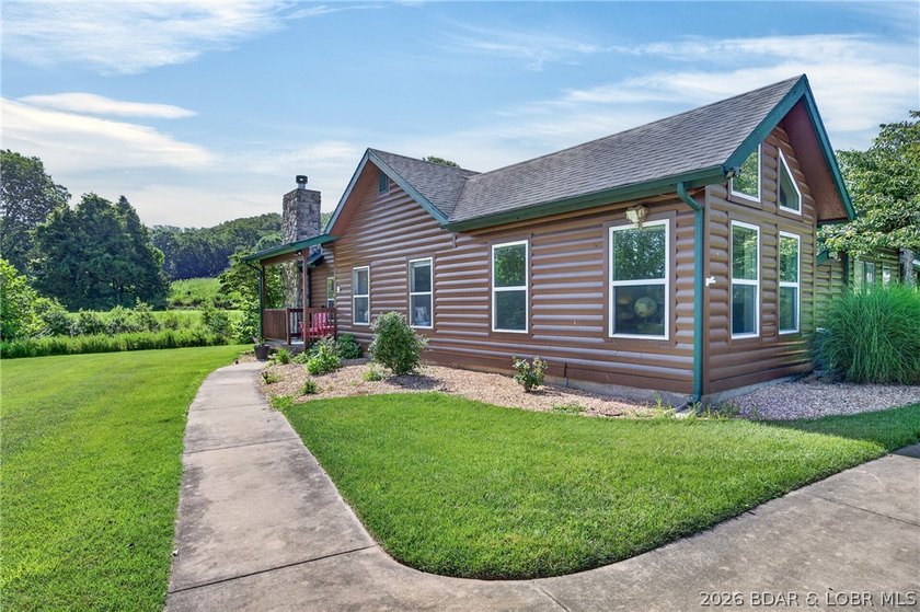 Stunning Cottage Overlooking the 16th Fairway! From peaceful - photo 36