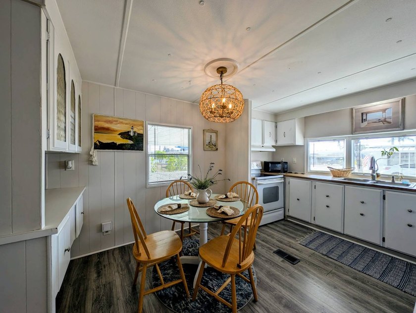 Welcome to your worry-free Florida retreat! This beautifully - photo 12
