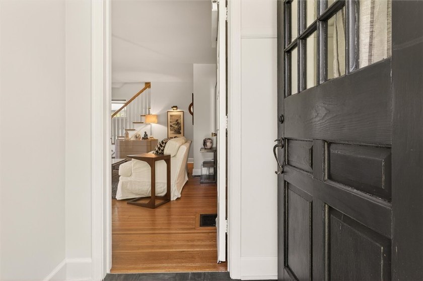 Welcome to 34 Seacliffe Road, Irondequoit! This charming - photo 3