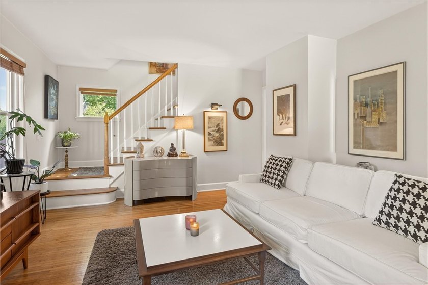 Welcome to 34 Seacliffe Road, Irondequoit! This charming - photo 5
