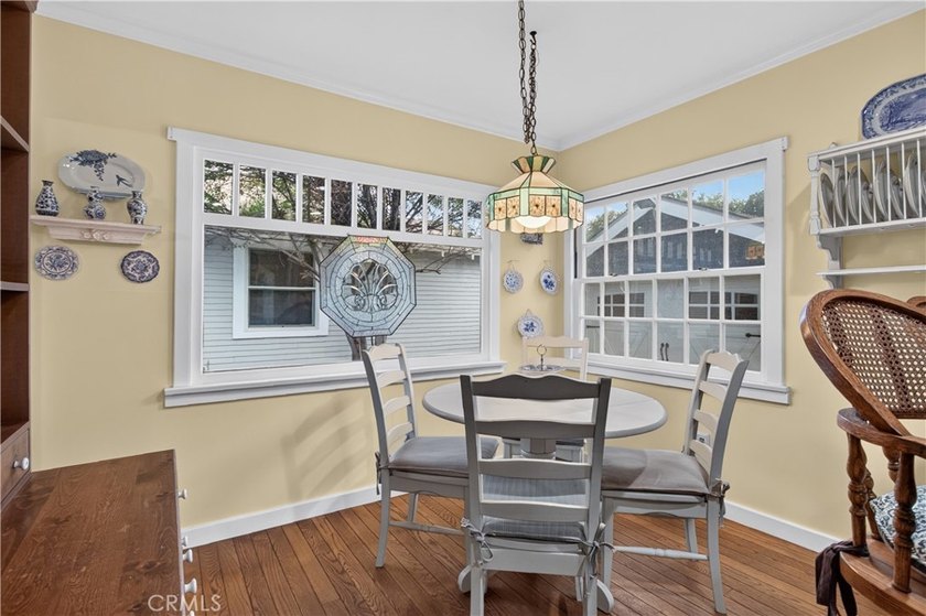 Welcome to this beautifully maintained 1918 Craftsman Bungalow - photo 12