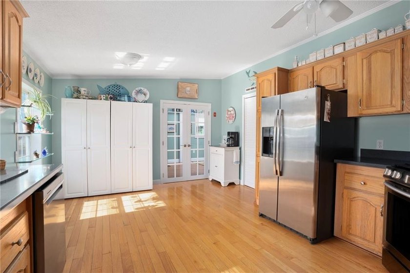 **55+ COMMUNITY! ALL OCCUPANTS MUST BE 55 OR OLDER** Welcome to - photo 16