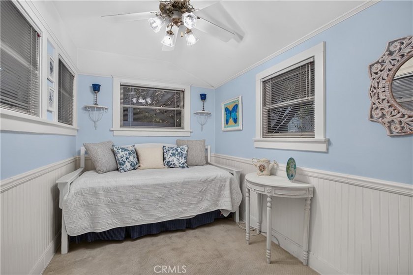 Welcome to this beautifully maintained 1918 Craftsman Bungalow - photo 18