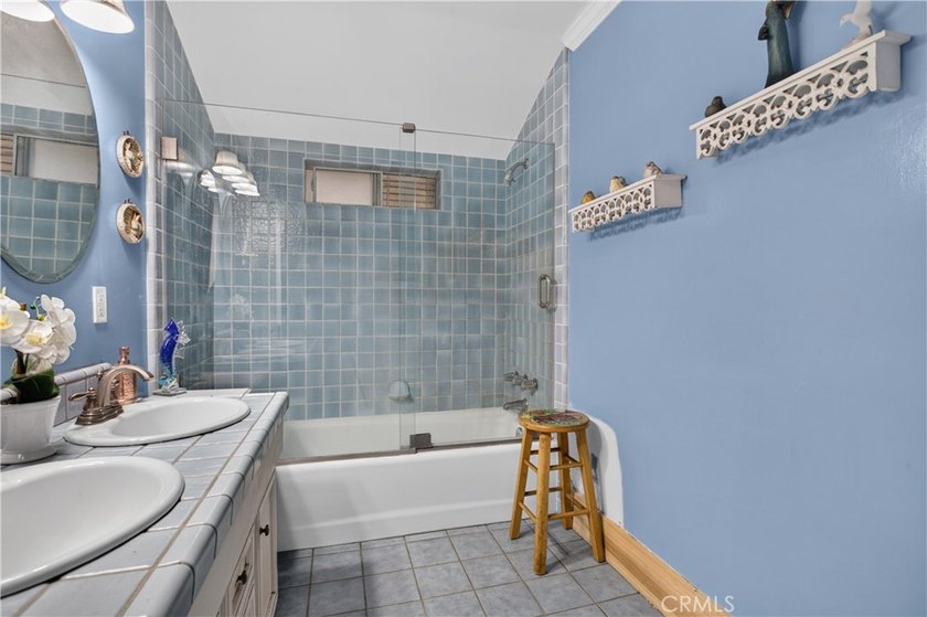 Welcome to this beautifully maintained 1918 Craftsman Bungalow - photo 20