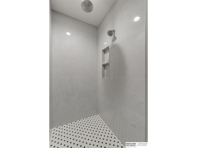 Complete and Move-In Ready! Presenting Gateway Custom Homes' - photo 22