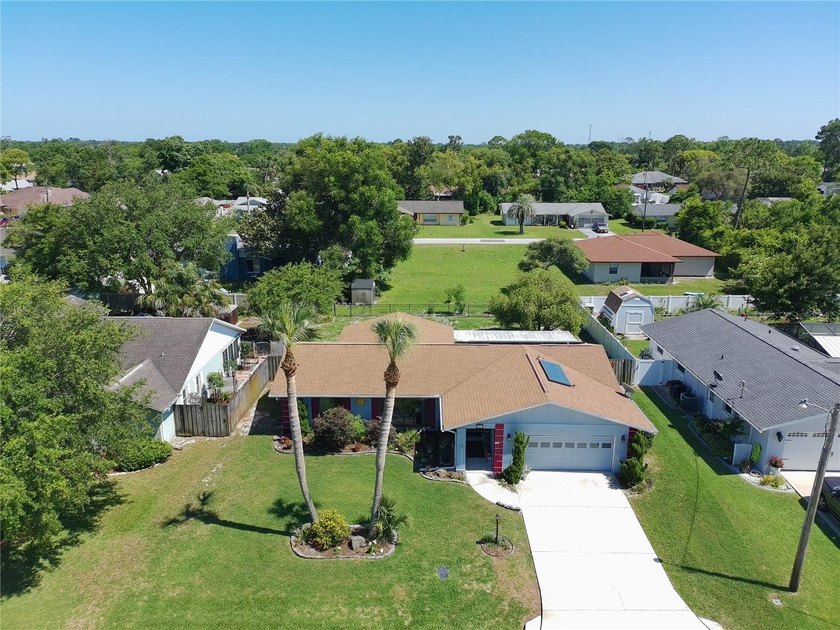 We are pleased to present this dual-primary-bedroom home located - photo 32