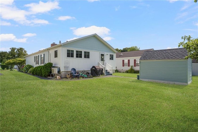 **55+ COMMUNITY! ALL OCCUPANTS MUST BE 55 OR OLDER** Welcome to - photo 38