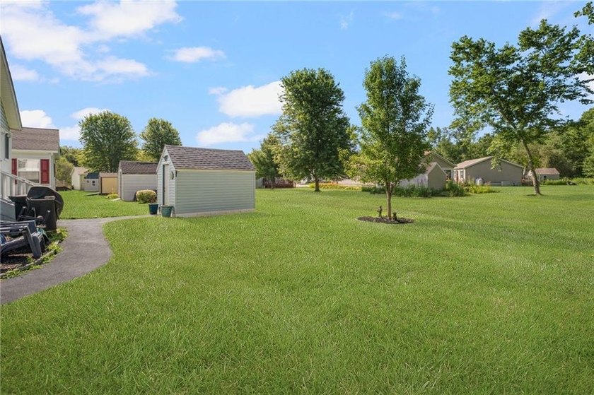 **55+ COMMUNITY! ALL OCCUPANTS MUST BE 55 OR OLDER** Welcome to - photo 41