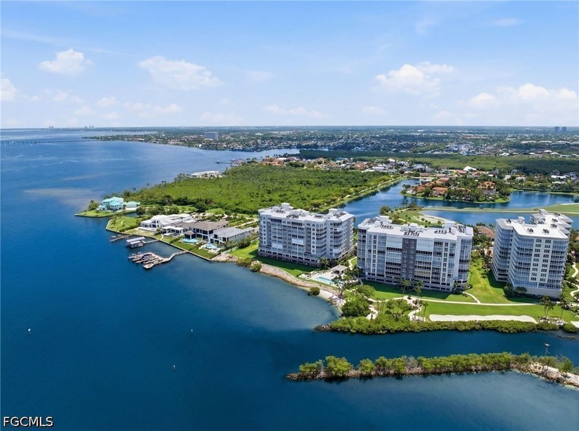 Perched on the eighth floor of The Shores I, within the - photo 33