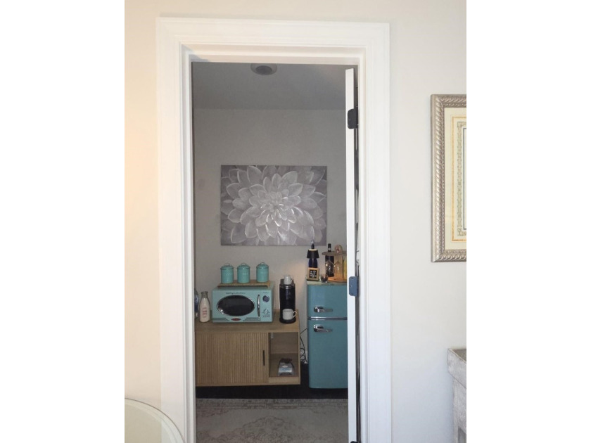 Welcome to 1305 Wykham Park Drive! This professionally designed - photo 32
