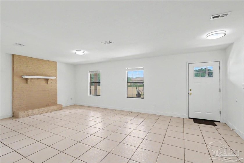 Welcome to this beautifully updated 3-bedroom, 2-bath brick home - photo 8