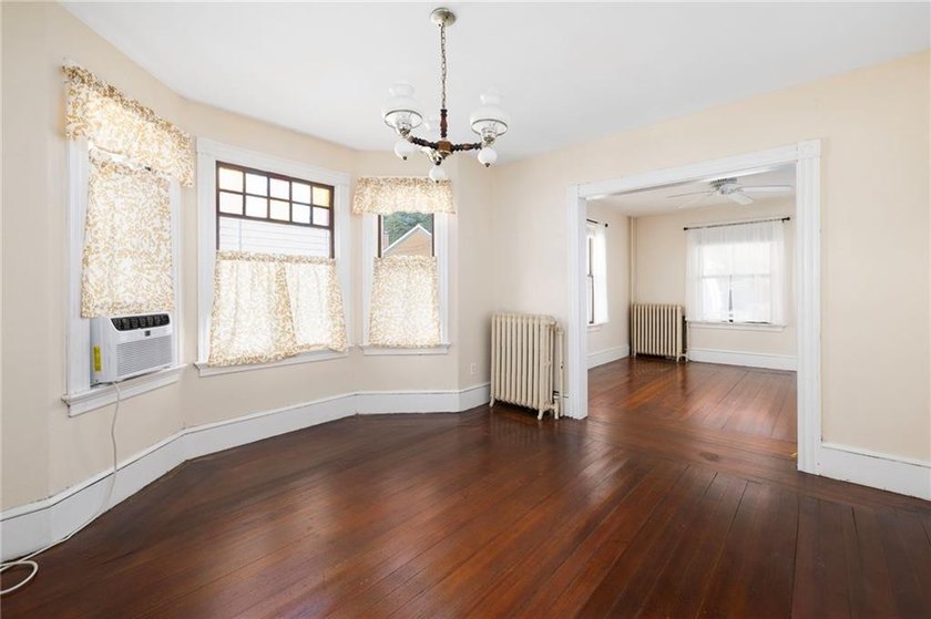Traditional Newport Cottage off North Broadway neighborhood - photo 13
