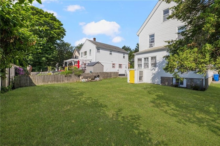 Traditional Newport Cottage off North Broadway neighborhood - photo 33
