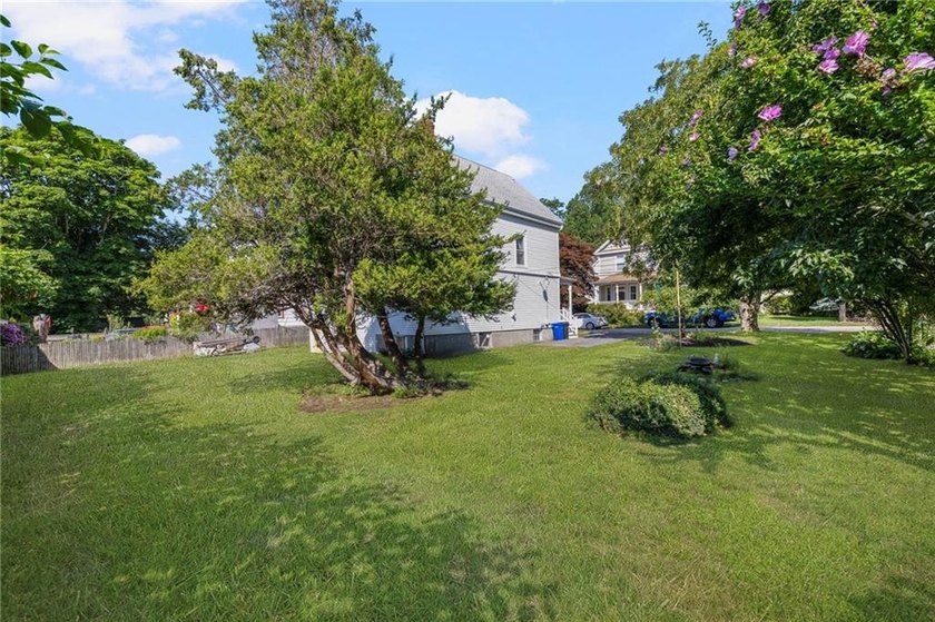 Traditional Newport Cottage off North Broadway neighborhood - photo 34