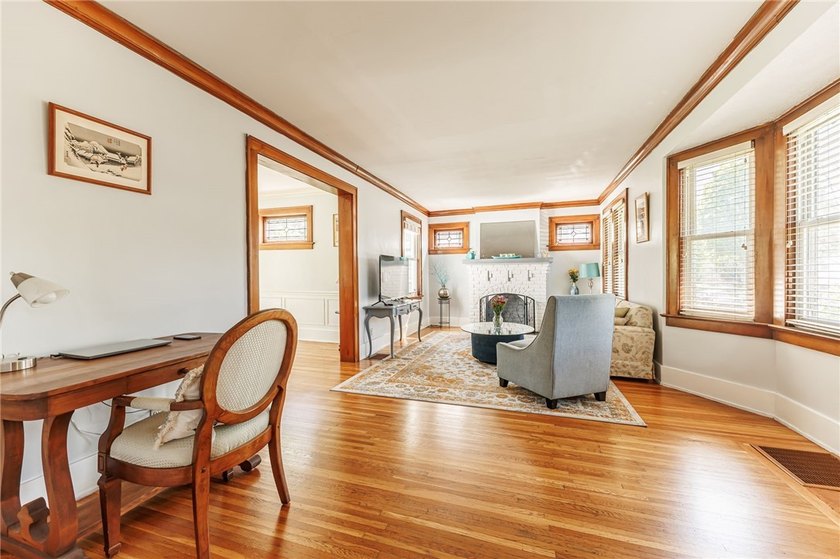 North Winton Village Charmer! Welcome to 170 Dalkeith Rd, where - photo 6