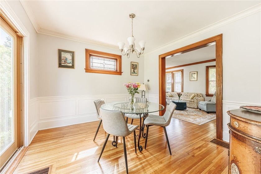 North Winton Village Charmer! Welcome to 170 Dalkeith Rd, where - photo 9