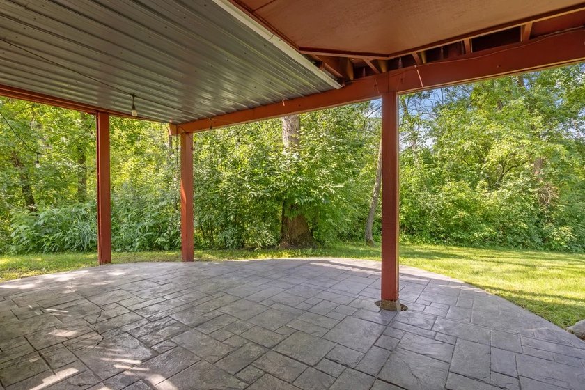 Welcome to your own private retreat on 3.1 scenic acres. This - photo 11