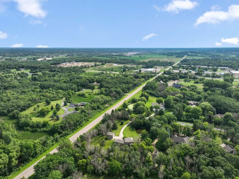 Welcome to your own private retreat on 3.1 scenic acres. This - photo 18