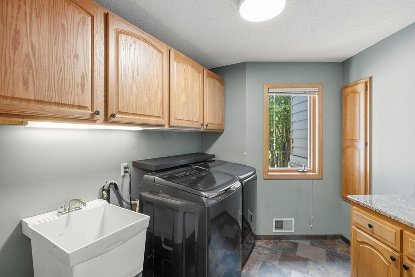 Welcome to your own private retreat on 3.1 scenic acres. This - photo 36
