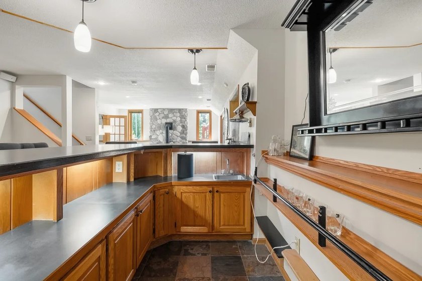 Welcome to your own private retreat on 3.1 scenic acres. This - photo 37