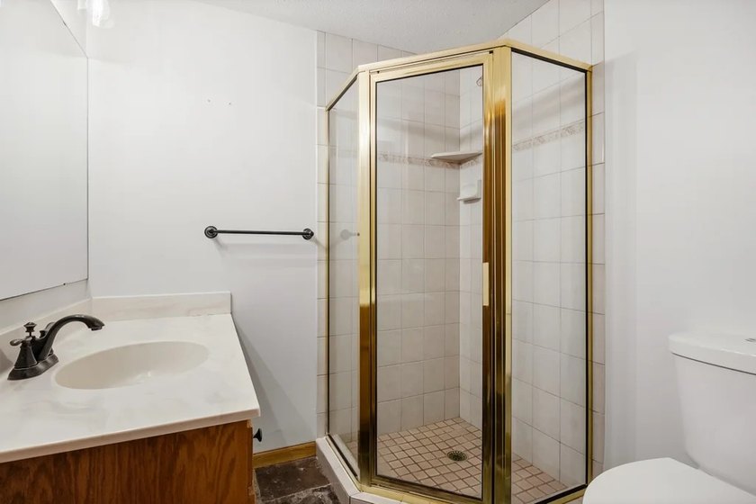 Welcome to your own private retreat on 3.1 scenic acres. This - photo 43