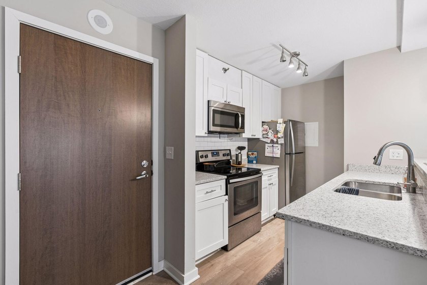 Renovated studio with exceptional layout that offers separate - photo 9