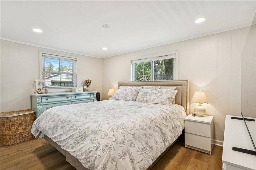 Beautifully updated, move-in-ready home situated on two spacious - photo 7