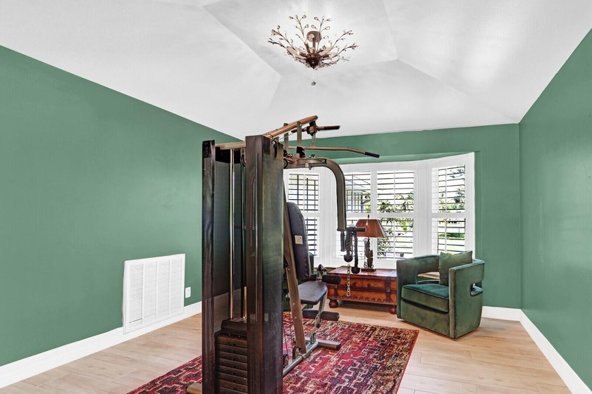 New Listing! Well-maintained 3-bedroom, 2-bath home on over an - photo 28