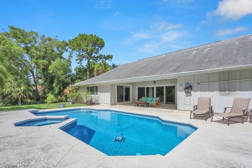 New Listing! Well-maintained 3-bedroom, 2-bath home on over an - photo 32