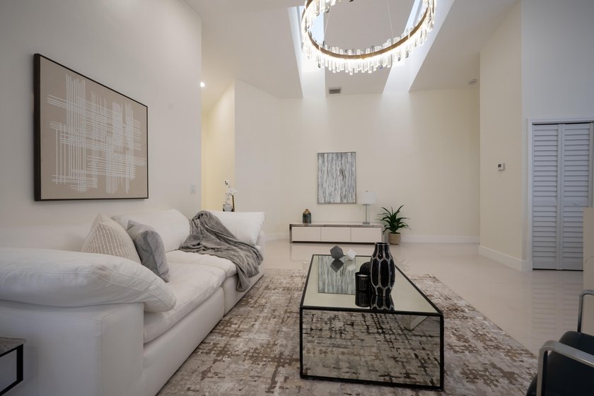 Welcome to this 3/2 house in the central-Boca neighborhood of - photo 14