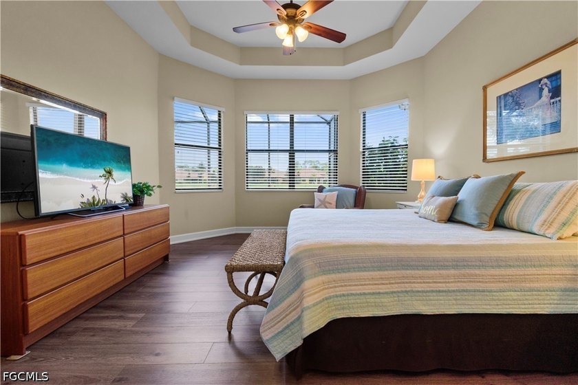 The peaceful lake and fountain views are what you'll remember - photo 22