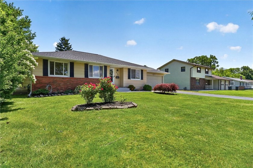 Beautifully maintained 3-bedroom, 1.5-bath ranch ready for its - photo 2