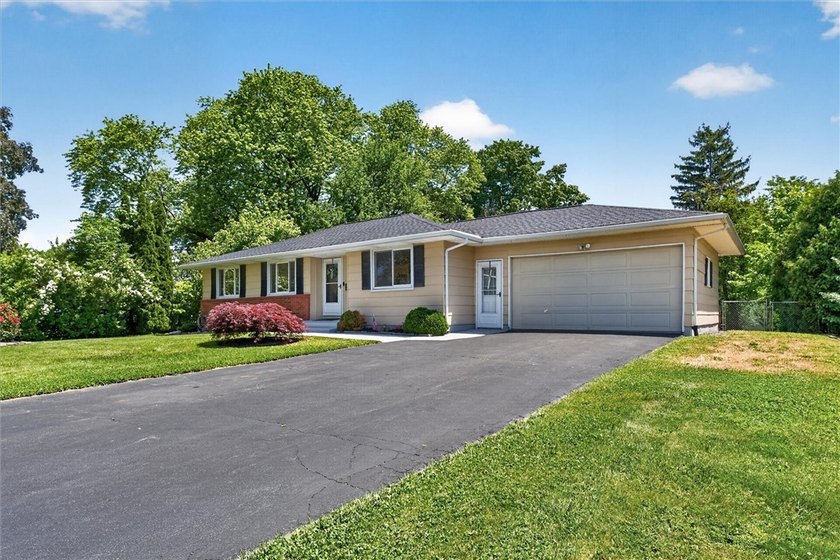 Beautifully maintained 3-bedroom, 1.5-bath ranch ready for its - photo 3