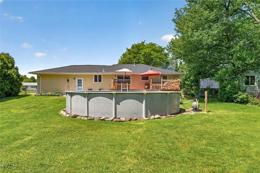 Beautifully maintained 3-bedroom, 1.5-bath ranch ready for its - photo 7