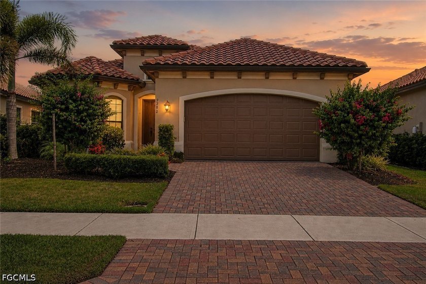 The peaceful lake and fountain views are what you'll remember - photo 40