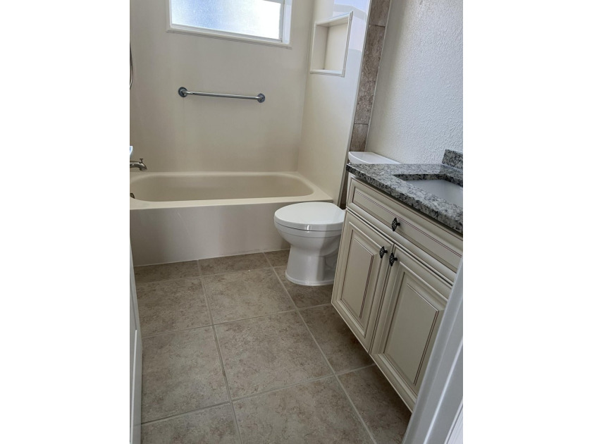 Welcome to this charming first-floor, one-bedroom - photo 12