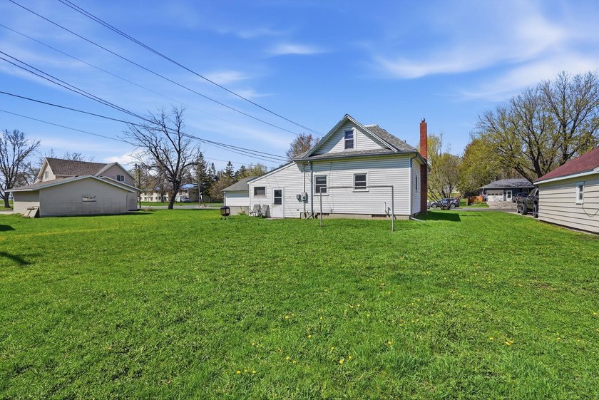 Charming 1930s home full of character and ready for its next - photo 18