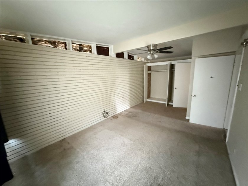 Investment opportunity with plenty of potential! This 3-bedroom - photo 12