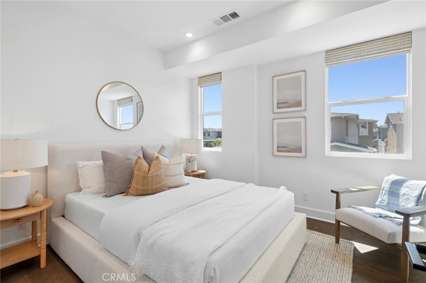 Rarely available, this exceptional 3-bedroom, 2.5-bath end-unit - photo 27