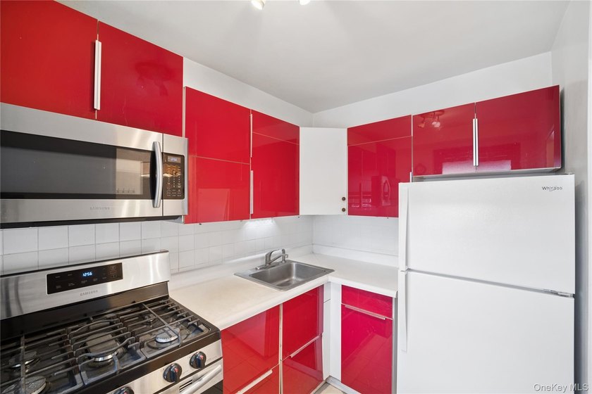 New to the Rego Park market: a charming one-bedroom home in the - photo 5