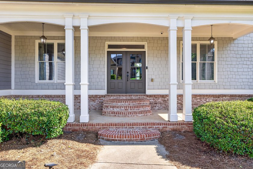 Welcome to your own private resort in the highly sought-after - photo 10