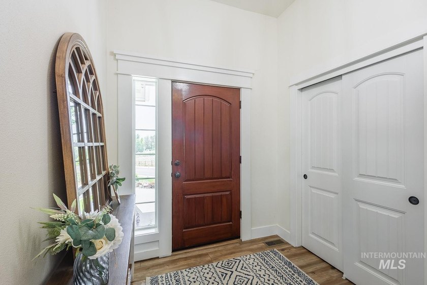 Spacious country living with room to grow. On shared well and - photo 4