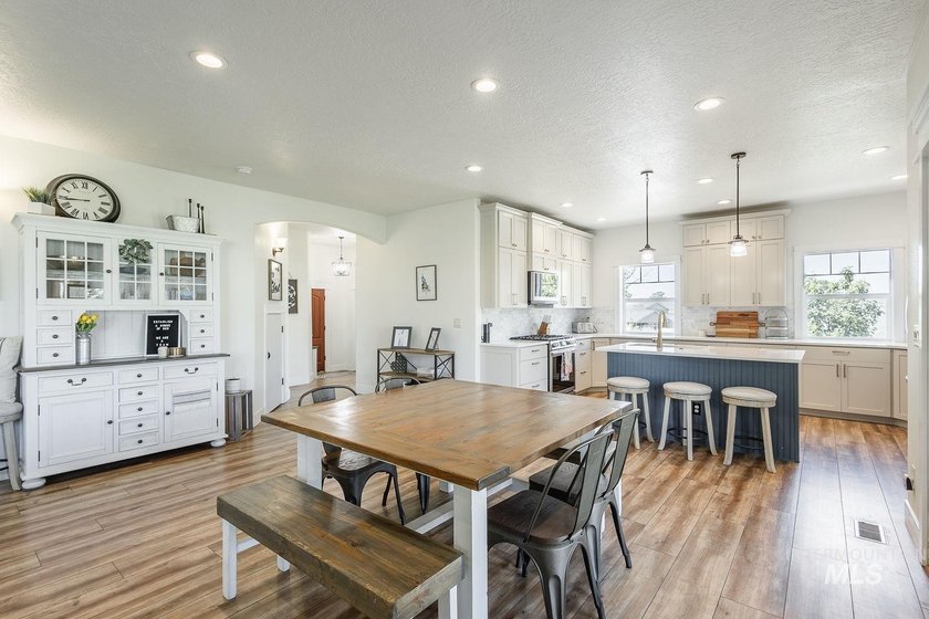 Spacious country living with room to grow. On shared well and - photo 9