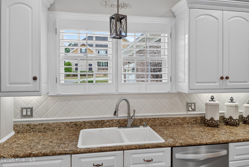Welcome to this exceptional custom home in the prestigious Jones - photo 14