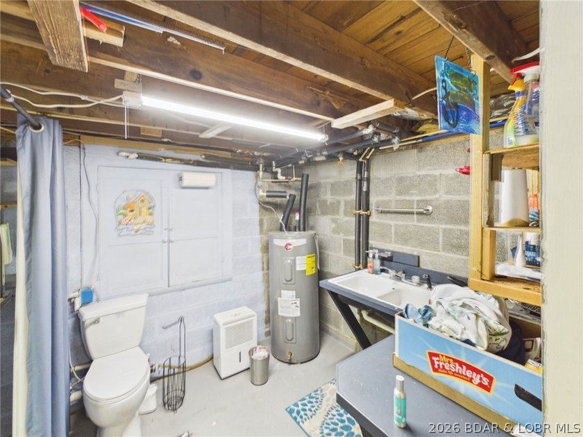 Rare waterfront opportunity on a private interior fishing lake - photo 35