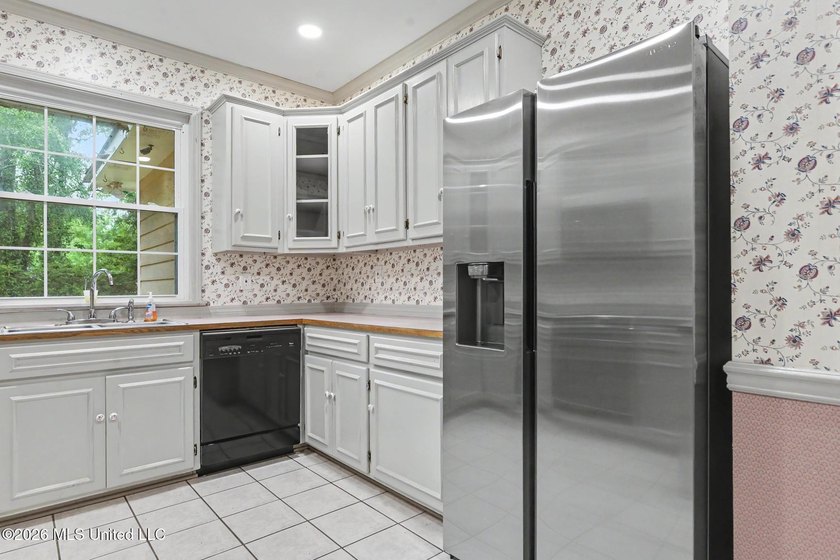 Spacious 3-bedroom, 2-bath home in the heart of Diamondhead on - photo 11