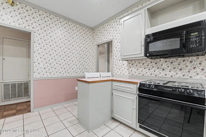 Spacious 3-bedroom, 2-bath home in the heart of Diamondhead on - photo 12