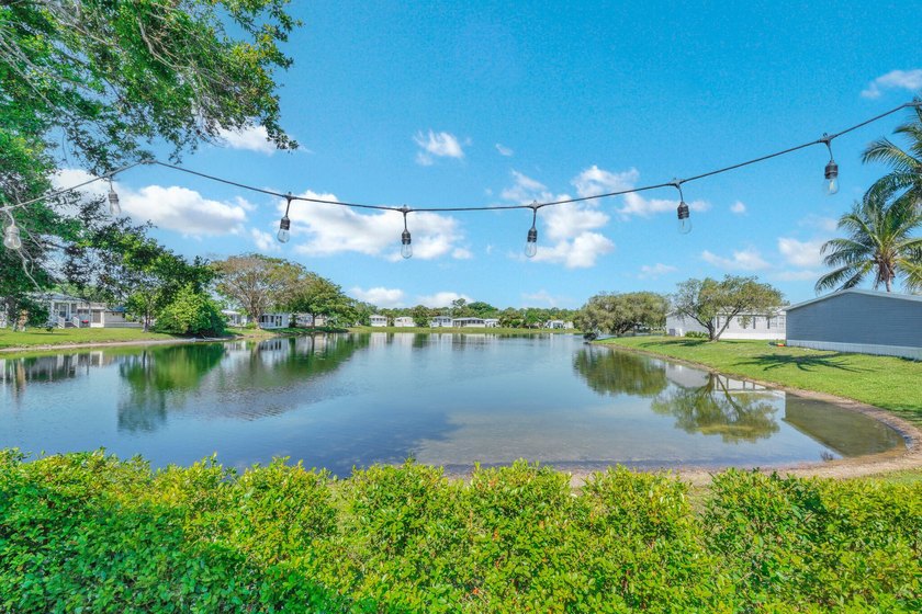 JUST LISTED!!! Lakefront 3BR/2BA with Florida room and tile - photo 13