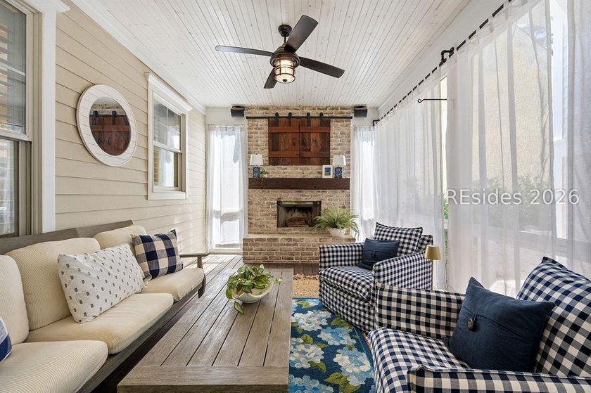 Oldtown Bluffton isn't just a place... it's a lifestyle. Local - photo 33