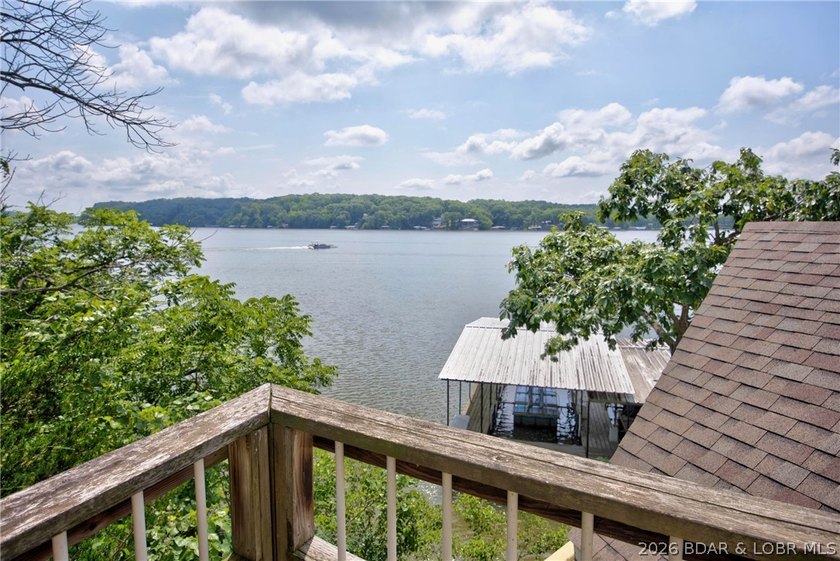 Welcome to 1146 Stoddard Lane, where breathtaking main channel - photo 18